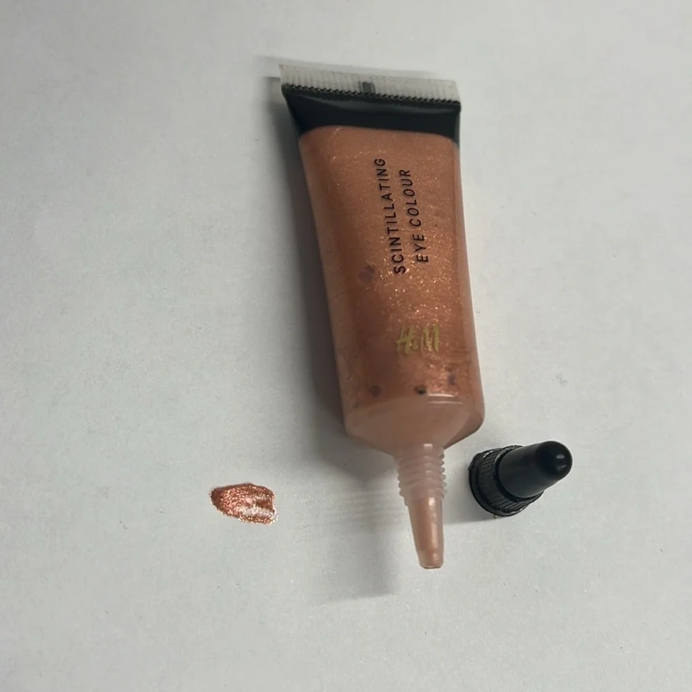 H&M Scintillating Rose Diamond Eyeshadow Cream - Unused